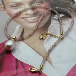 Ожерелье из кварца и розового жемчуга