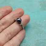 Элегантное кольцо с черным жемчугом