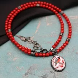 Ожерелье с красным кораллом