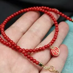 Ожерелье из красного коралла