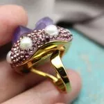 Крупное кольцо с аметистом и жемчугом