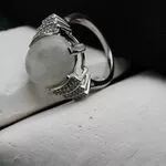 кольцо с топазами и лунным камнем