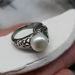 Дизайнерское кольцо с натуральным жемчугом