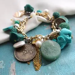 Браслет из зеленой бирюзы и барочных жемчужин