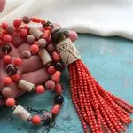 Сотуар из коралла, яшмы, резной кости