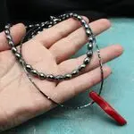 Колье с гематитом и кораллом