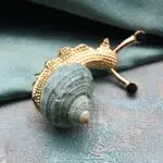 Брошь улитка с натуральным перламутром