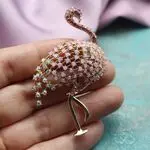 Брошь в виде фламинго с розовыми кристаллами