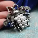 Брошь с жемчугом