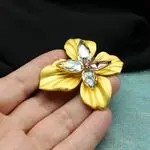 броши цветы