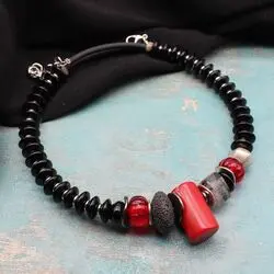 Чокер с красным кораллом, агатом