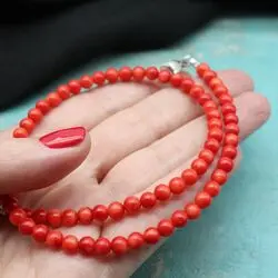 Колье с красным кораллом