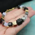 Браслет с камнями - лунный камень, агат, лава