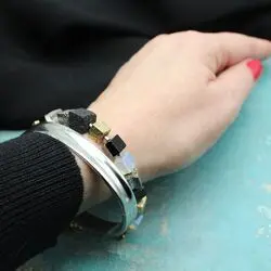 Браслет с квадратными камнями