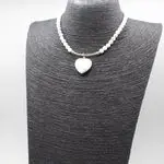 Чокер с белыми камнями