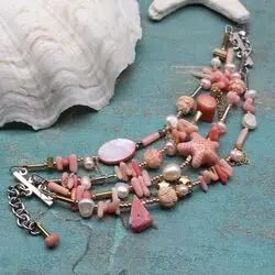 Браслет с кораллом, перламутром