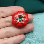 Брошь томат