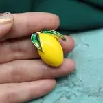 Брошь лимон
