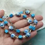 Колье с бусинами Гжель