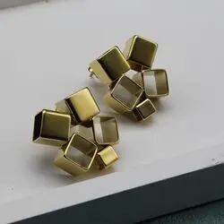 Стильные крупные серьги