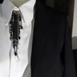 Брошь булавка с цепями и камнями