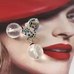 Необычные серьги с прзрачными камнями