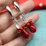 Серьги с красными камнями и кораллами